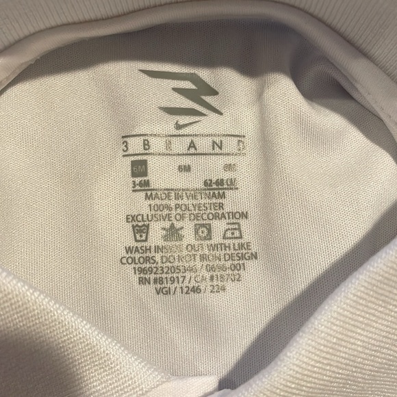 BRAND NEW Nike Polo bodysuit and shorts for baby boy size 6months - Picture 3 of 6